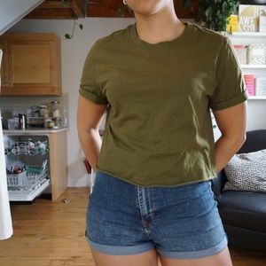 Tops - Green Boxy Cut Cropped T-shirt Tops - Green Boxy Cut Cropped T-shirt